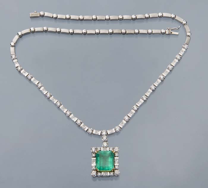 Smaragd-Diamant-Collier.