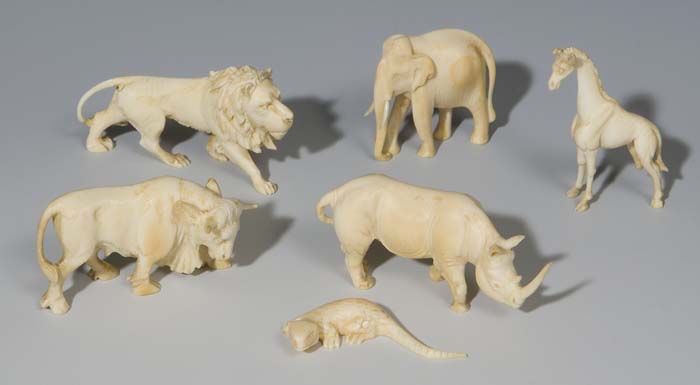 6er Satz Elfenbein-Tierfiguren.